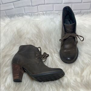 Clarks Indigo Distressed‎ Brown Lace Up Bootie Sz 7